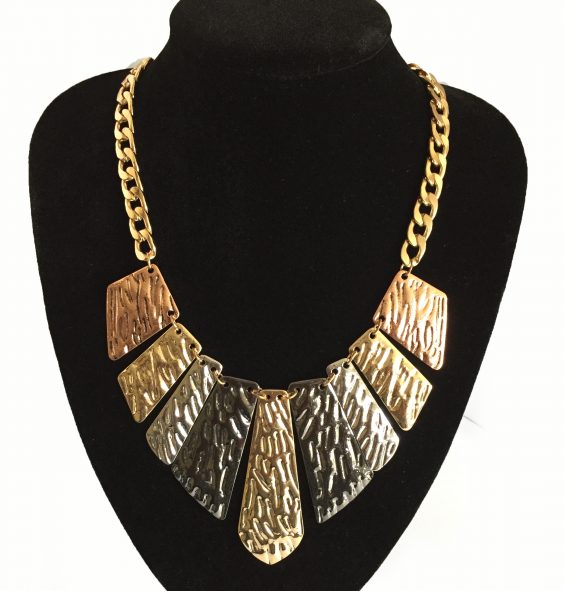 J0280 V Necklace £16.99